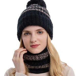 𝅺Pom Beanie and Scarf Set